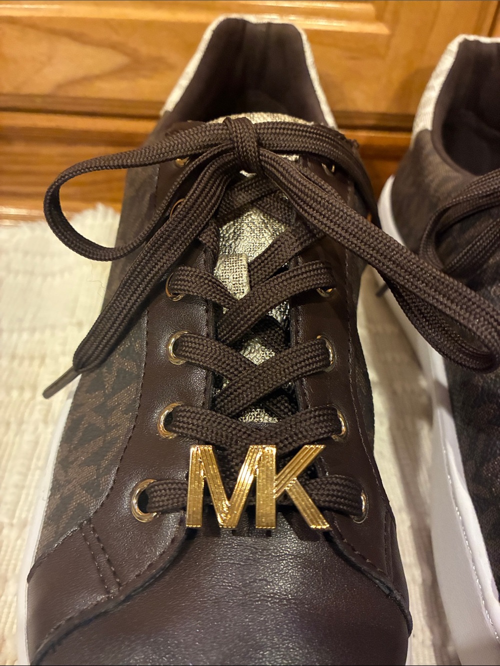Size 9.5 MICHAEL Michael Kors Poppy Logo Platform Sneaker w/ Gold Accent (ABBA) - Picture 8 of 16